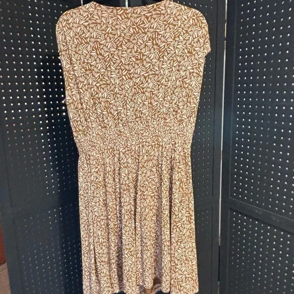 Old Navy Brown Patterned Midi Dress - Picture 8 of 8